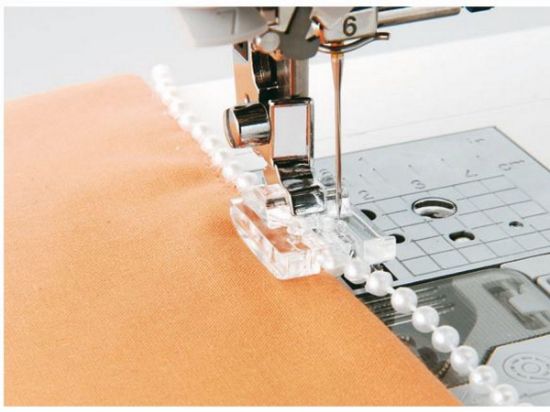 Picture of Brother Pearl and Sequins Foot (Horizontal)