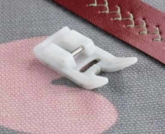 Picture of Brother Teflon Non Stick Foot - F007N