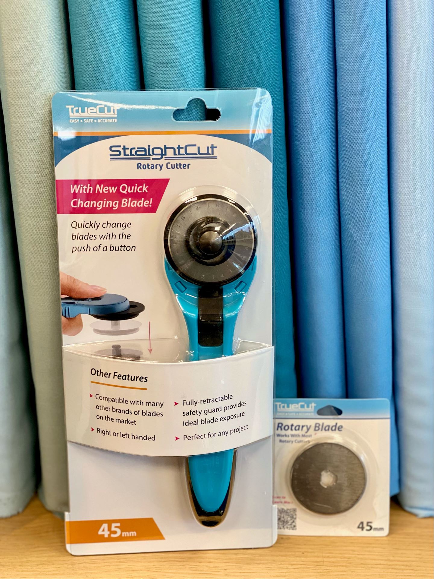 TrueCut Show Offer Straight Rotary Cutter with Blade